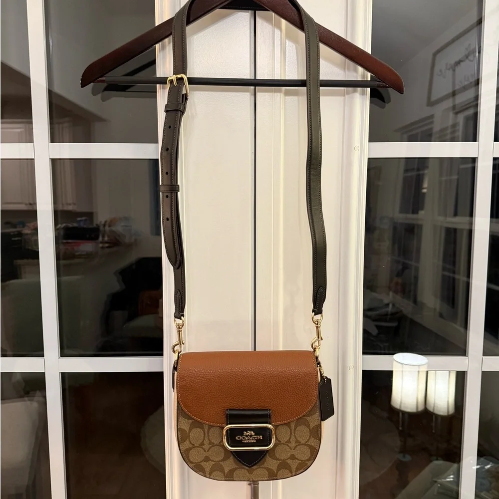 COACH Morgan Saddle Bag in Colorblock Signature Canvas with Gold-Tone Hardware - Picture 13 of 15